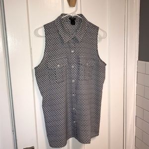 Ann Taylor Black white sleeveless blouse-size 10